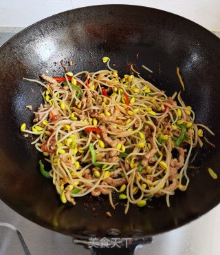 银芽炒肉丝步骤9