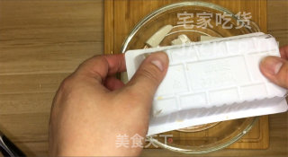 懒人版麻婆豆腐、又香又麻又辣，就着汤汁能吃两碗米饭。步骤2
