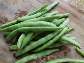 四季豆炒包菜步骤1