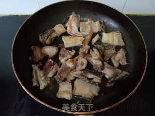 紫苏烧鱼骨步骤2