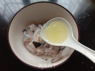 玉米青豆炒鱼片步骤4