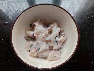 玉米青豆炒鱼片步骤5
