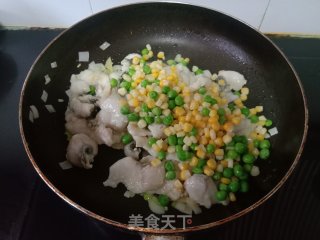 玉米青豆炒鱼片步骤13