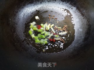 蒜苗烧豆泡步骤4