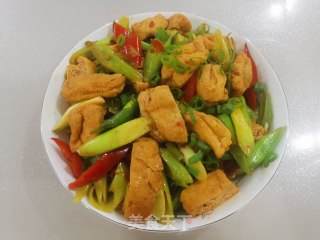 蒜苗烧豆泡步骤8