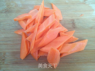 腐竹炒胡萝卜步骤3