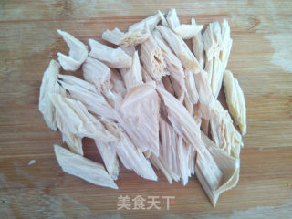 腐竹炒胡萝卜步骤2
