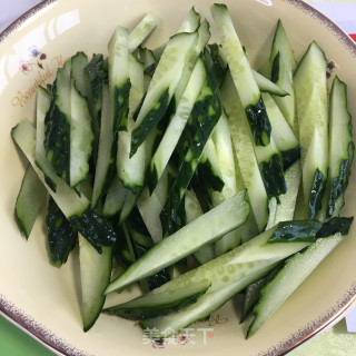 牛里脊炒黄瓜步骤3