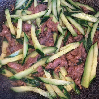 牛里脊炒黄瓜步骤5