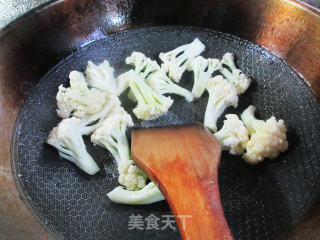 香干茭白炒花菜步骤3