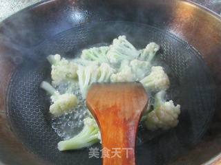 香干茭白炒花菜步骤5