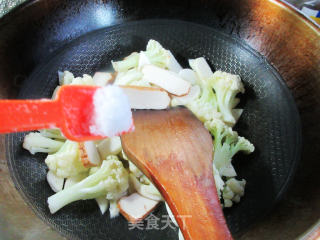 香干茭白炒花菜步骤7