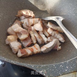酸萝卜胡萝卜烧肉步骤6