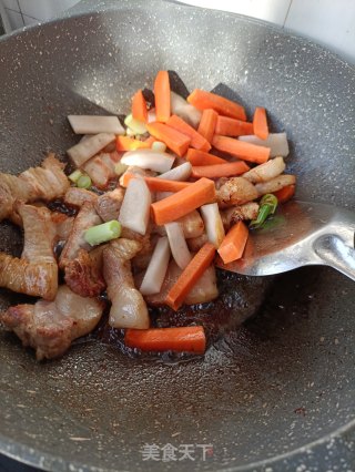 酸萝卜胡萝卜烧肉步骤9