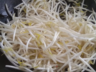 豆芽菜炒韭菜步骤3