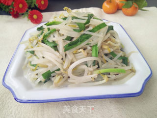 豆芽菜炒韭菜步骤5