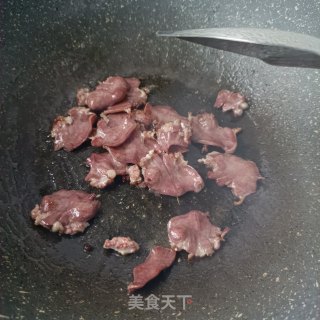 腊猪舌炒莴笋步骤7