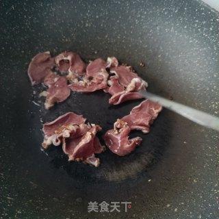 腊猪舌炒莴笋步骤6