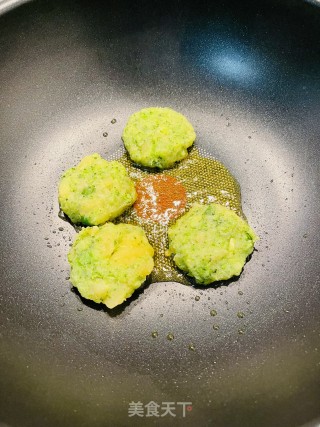 西兰花土豆饼步骤5