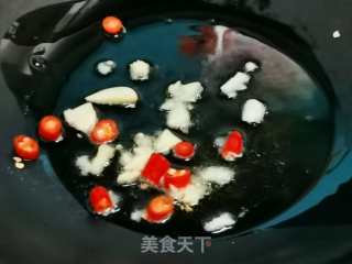 毛豆炒熏肠步骤3