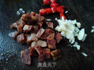 毛豆炒熏肠步骤2