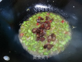 毛豆炒熏肠步骤8