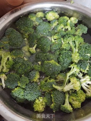 鲜虾遇上西兰花步骤3