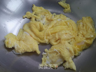 鸡蛋炒口蘑步骤3