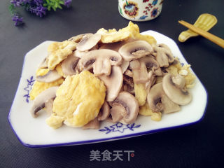 鸡蛋炒口蘑步骤7
