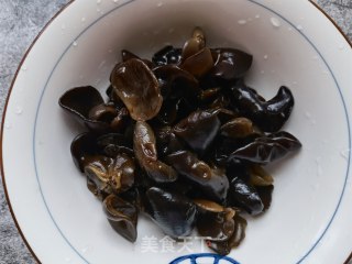 小白菜木耳炒人造肉步骤8
