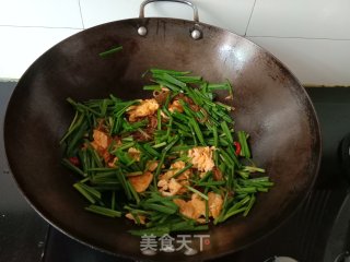 韭菜炒红薯粉步骤8