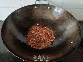 韭菜炒红薯粉步骤7