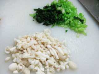 海鲜菇菜芯炒鸭蛋步骤4