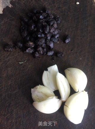 豆豉辣椒炒蒜苔步骤5