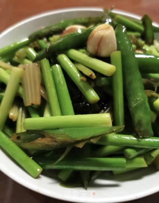 豆豉辣椒炒蒜苔步骤10