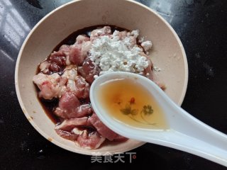 黄瓜香菇炒肉步骤4