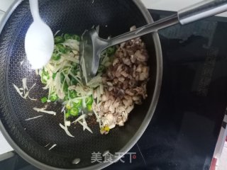 嫩姜炒鸡步骤6