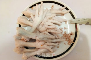 辣鸡爪煮年糕步骤2