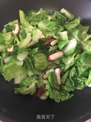 小白菜炒香菇步骤3