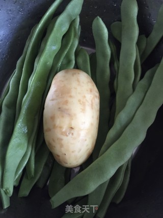 排骨焖东北扁豆步骤1