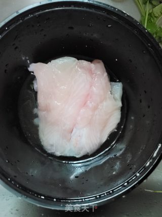 白灼鱼片步骤1