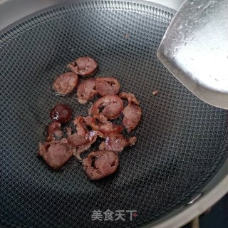 烤肠炒扁豆步骤4