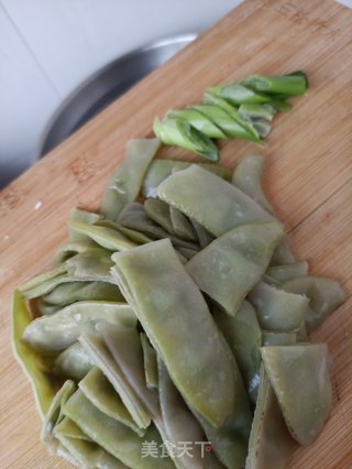 烤肠炒扁豆步骤5