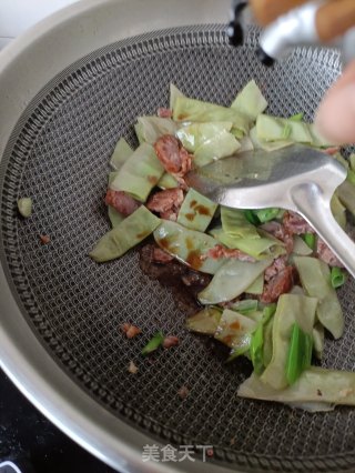 烤肠炒扁豆步骤8