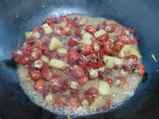 土豆烧虾球步骤11