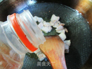 五花肉皱皮椒炒茭白步骤5