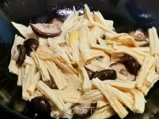 豆棍烧香菇步骤4