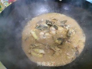 酱烧黄颡鱼步骤7