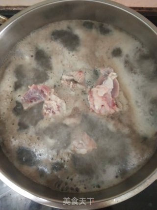 红萝卜焖猪蹄步骤2