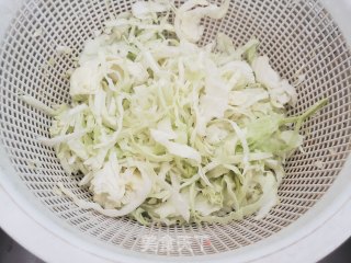 包菜柿椒炒粉条步骤3